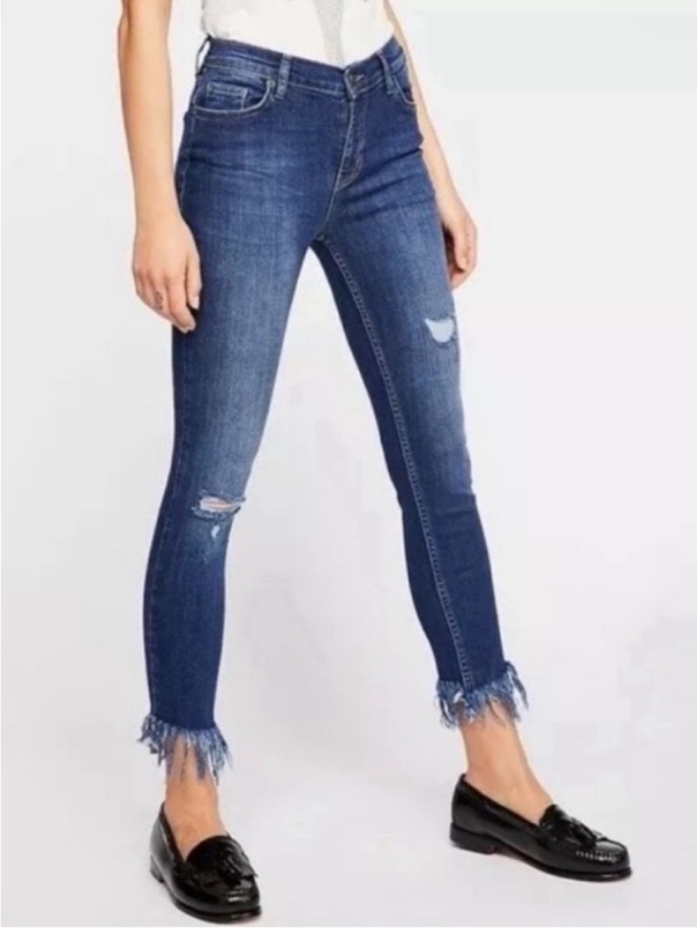 FREE PEOPLE Great Heights
Frayed
Skinny Jeans Blue Distressed
Stretch Size 24